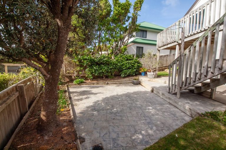 Photo of property in 6 Myers Grove, Churton Park, Wellington, 6037