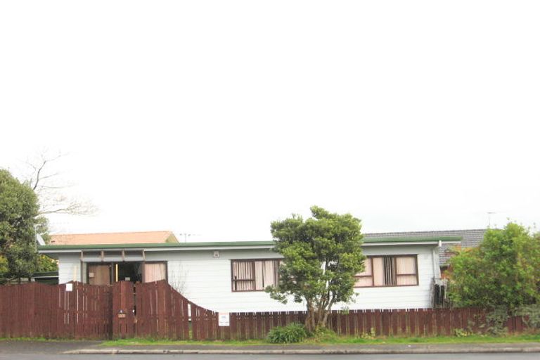 Photo of property in 4 Lansdown Place, Papakura, 2110