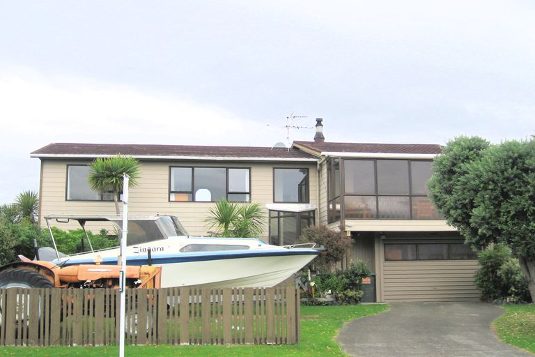 Photo of property in 45 Teoti Street, Paraparaumu Beach, Paraparaumu, 5032