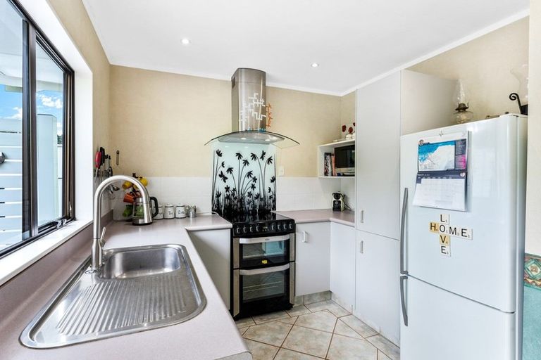 Photo of property in 42 Delaware Grove, Totara Park, Upper Hutt, 5018
