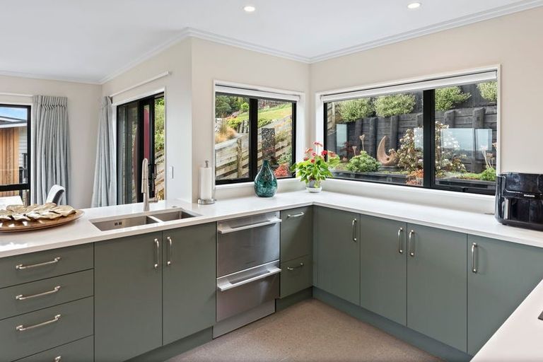 Photo of property in 11 Wilson Way, Waikanae, 5036