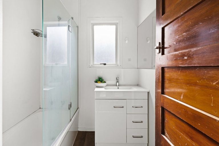 Photo of property in 605 Grove Road, Mayfair, Hastings, 4122