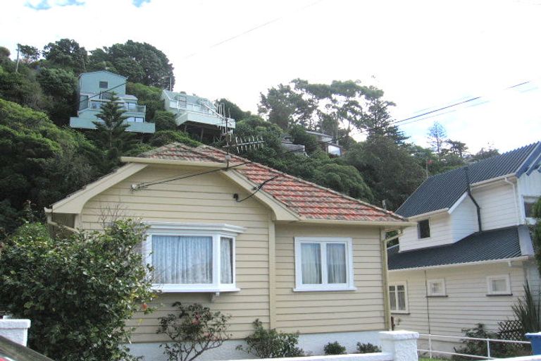Photo of property in 54 Ferry Street, Seatoun, Wellington, 6022