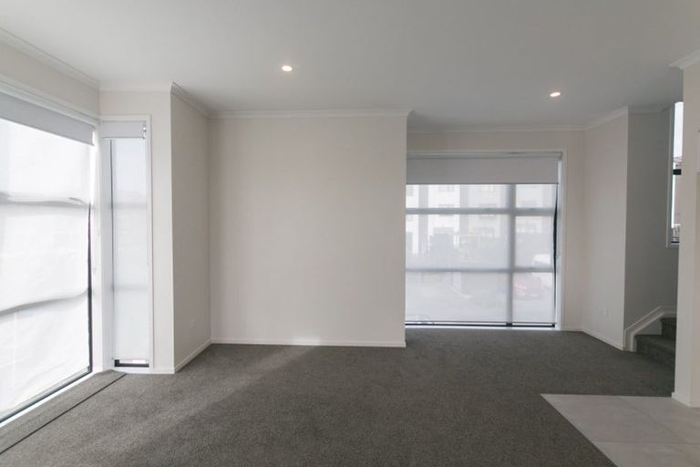 Photo of property in 32 Raranga Lane, Hobsonville, Auckland, 0616