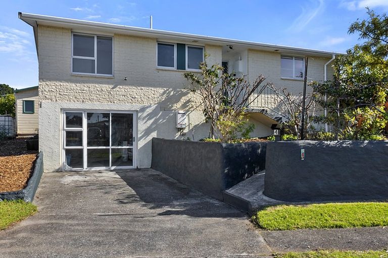 Photo of property in 4 Kelvin Place, Westown, New Plymouth, 4310