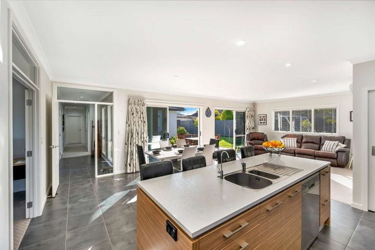 Photo of property in 29 Aoraki Road, Poraiti, Napier, 4112