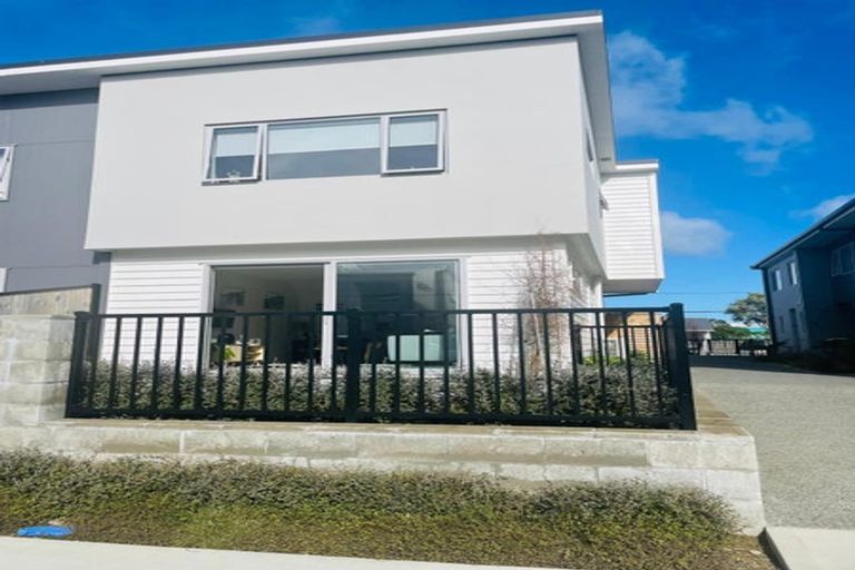 Photo of property in 27 Barber Grove, Moera, Lower Hutt, 5010