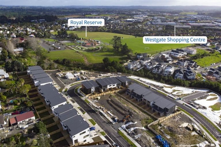 Photo of property in 38 Paina Crescent, Massey, Auckland, 0614