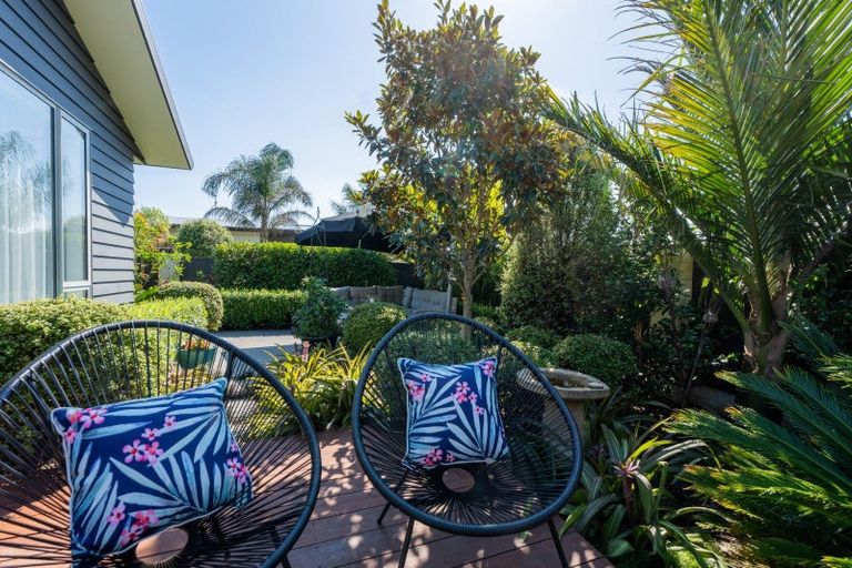 Photo of property in 8 Petrel Close, Paraparaumu Beach, Paraparaumu, 5032