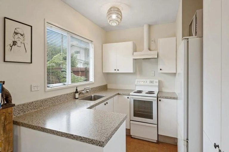 Photo of property in 2/24a Croziers Road, St Albans, Christchurch, 8052