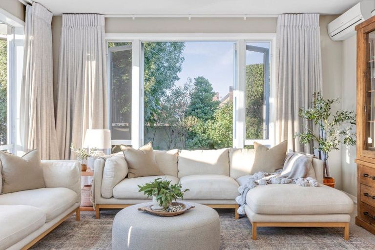 Photo of property in 1 Norfolk Drive, Cambridge, 3434