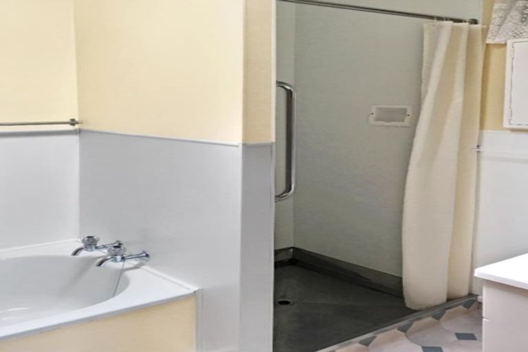 Photo of property in 1/15 Peddie Street, Taradale, Napier, 4112