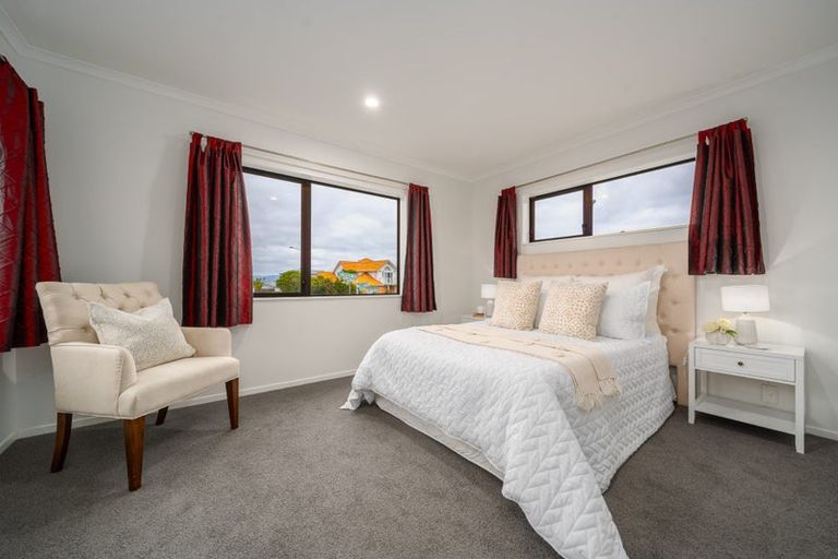 Photo of property in 2 Comber Place, Johnsonville, Wellington, 6037