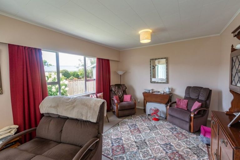 Photo of property in 7b Nimmo Avenue West, Waikanae, 5036
