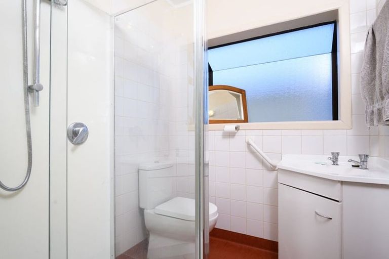 Photo of property in 8 Helleur Road, Massey, Auckland, 0614