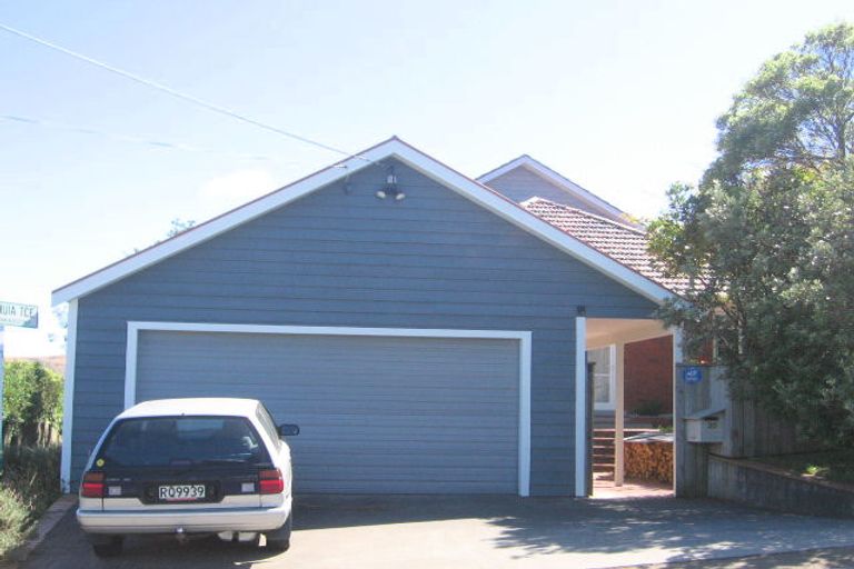 Photo of property in 30 Kaihuia Street, Northland, Wellington, 6012