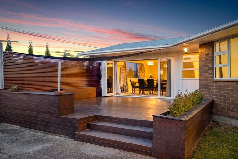 Photo of property in 88 Farquhars Road, Redwood, Christchurch, 8051