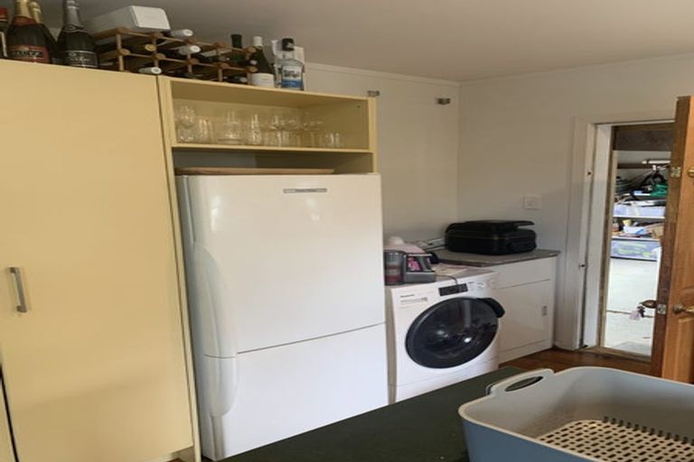 Photo of property in 1/32 Hellyers Street, Birkdale, Auckland, 0626