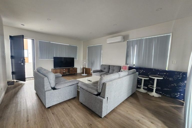 Photo of property in 1/15 Old Wairoa Road, Papakura, 2110