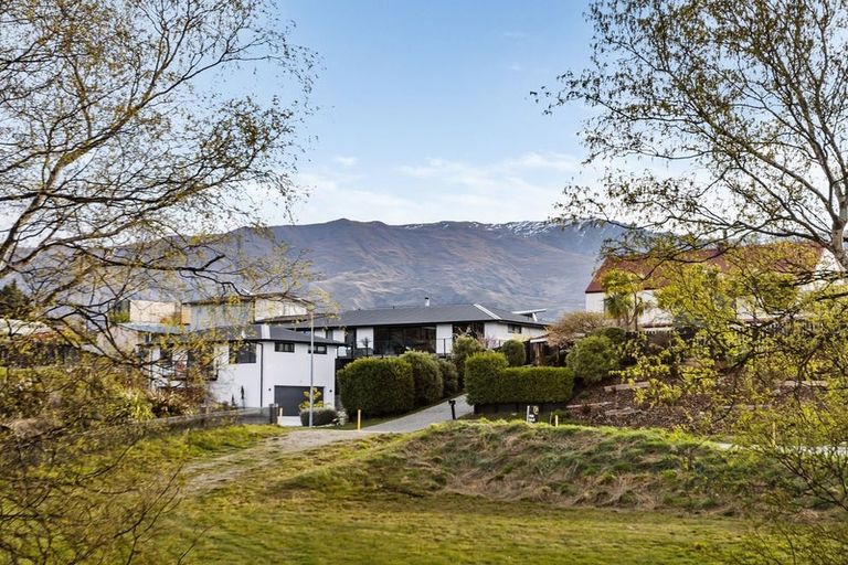 Photo of property in 37 Aurora Lane, Wanaka, 9305