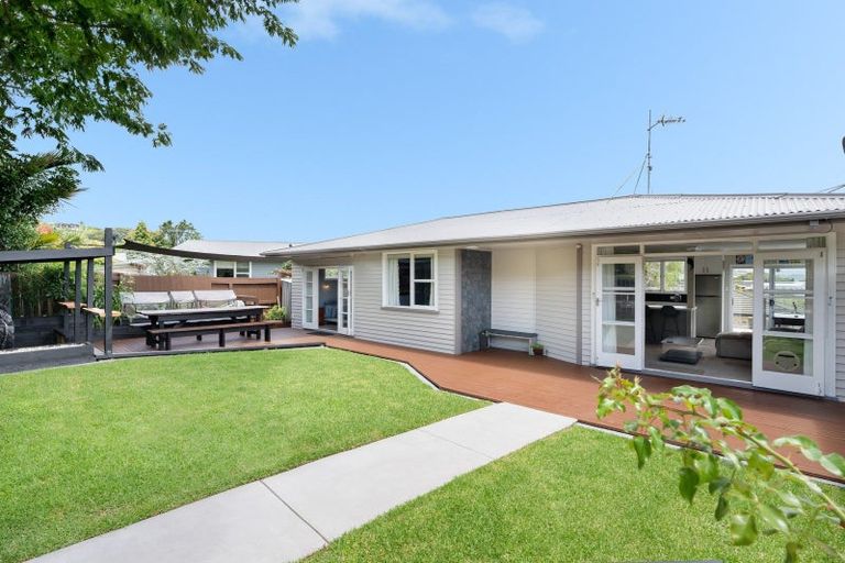 Photo of property in 24 Carlton Street, Bellevue, Tauranga, 3110