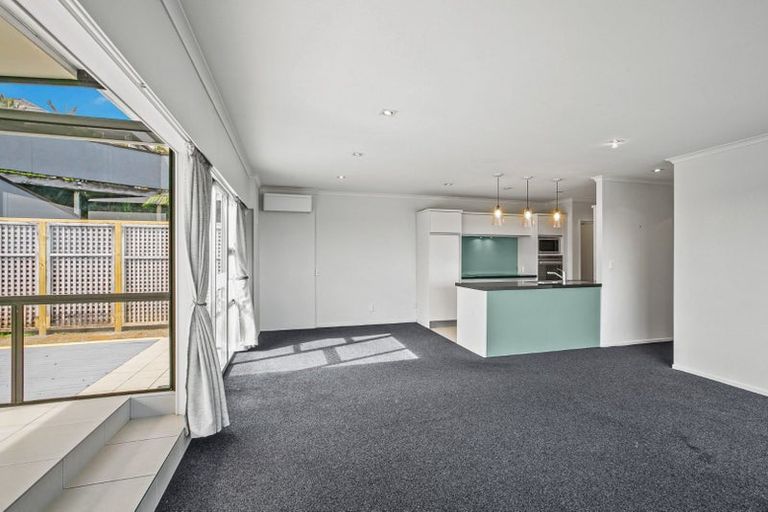 Photo of property in 75 Belt Road, New Plymouth, 4310