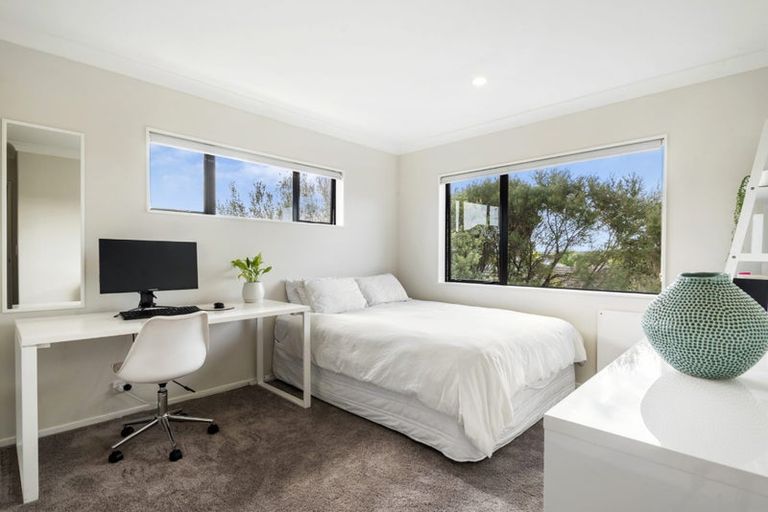 Photo of property in 29 Laurel Oak Drive, Schnapper Rock, Auckland, 0632