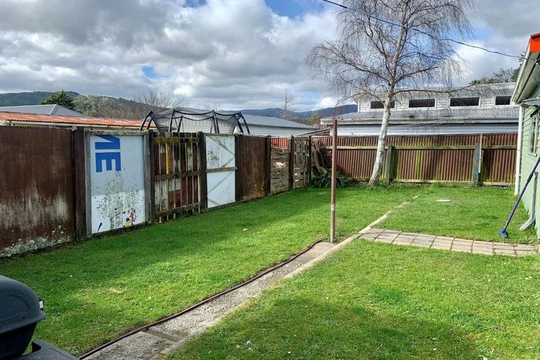 Photo of property in 5b Maire Street, Wainuiomata, Lower Hutt, 5014