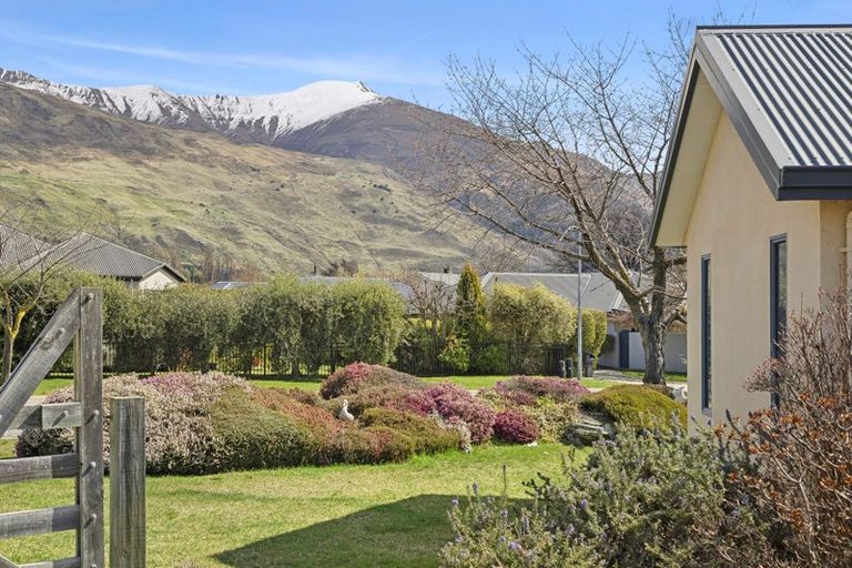 Photo of property in 26 Meadowstone Drive, Wanaka, 9305