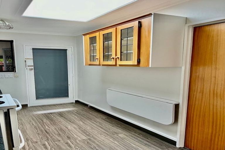 Photo of property in 2/30 Whitley Avenue, Ebdentown, Upper Hutt, 5018