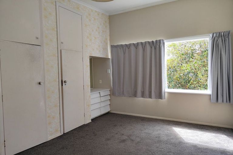 Photo of property in 16a Donald Crescent, Karori, Wellington, 6012