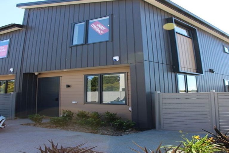 Photo of property in 11 Ngakoro Road, Karaka, Papakura, 2113