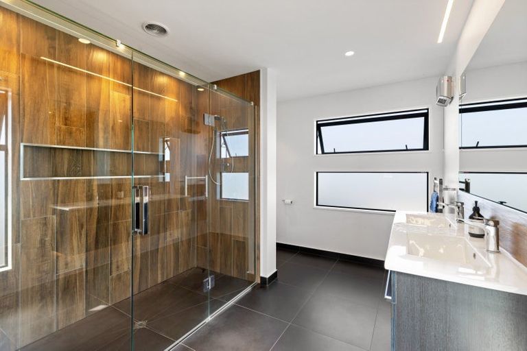 Photo of property in 1 De Surville Way, Pegasus, 7612