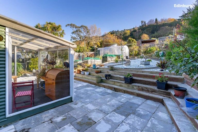 Photo of property in 241 Ravensbourne Road, Ravensbourne, Dunedin, 9022