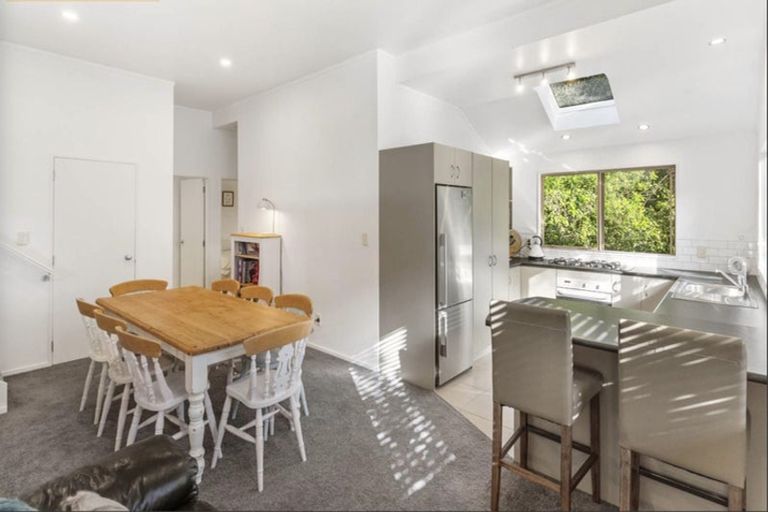 Photo of property in 1/114 Seaview Road, Glenfield, Auckland, 0629