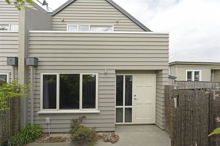 Photo of property in 2a Defoe Place, Waltham, Christchurch, 8023