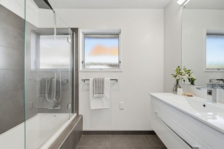 Photo of property in 1/3 Waimokihi Place, Somerfield, Christchurch, 8024