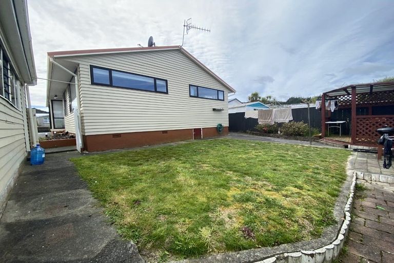 Photo of property in 5 Kairanga Crescent, Wainuiomata, Lower Hutt, 5014