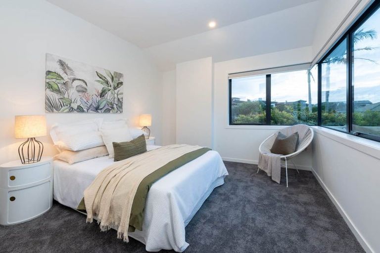 Photo of property in 12b Newburn Road, Waiake, Auckland, 0630