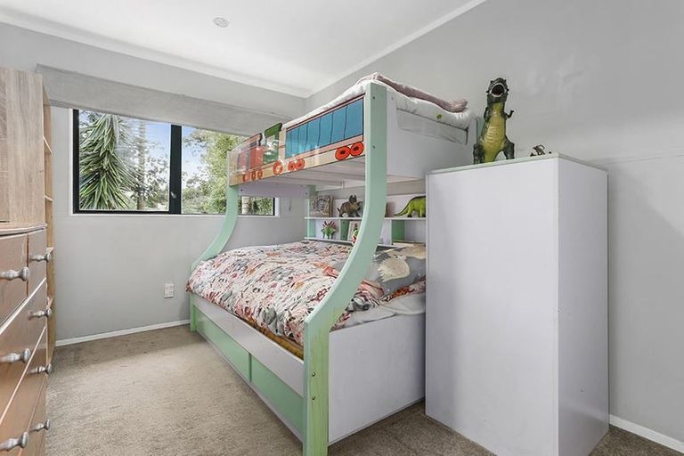 Photo of property in 46a Riserra Drive, Ranui, Auckland, 0612