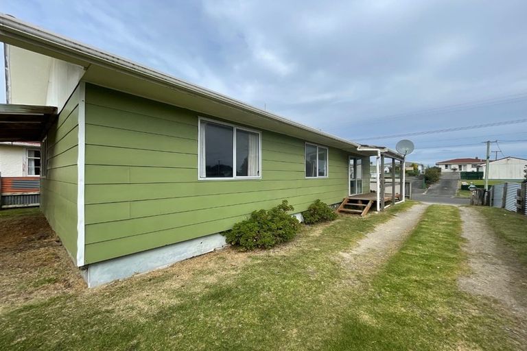 Photo of property in 60 Matai Street, Castlecliff, Whanganui, 4501