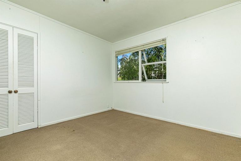 Photo of property in 14 Roick Parade, Glen Eden, Auckland, 0602