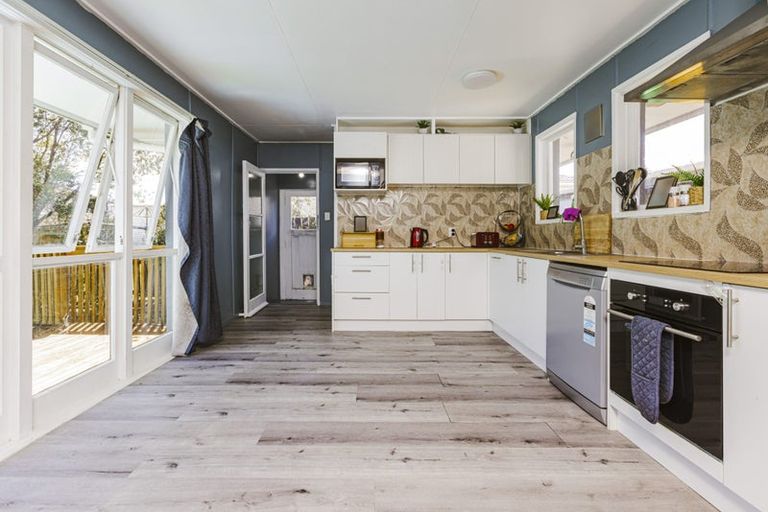 Photo of property in 16 Totara Street, Waiuku, 2123