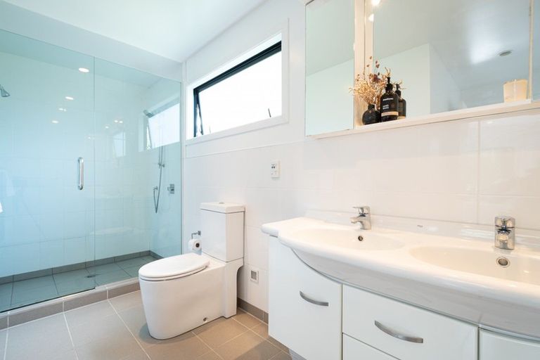 Photo of property in 24a Cambridge Road, Riverhead, 0820