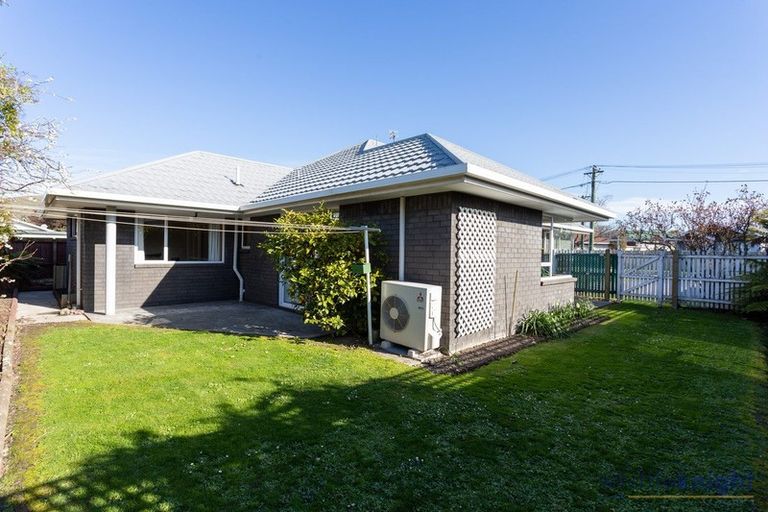 Photo of property in 27a Koromiko Street, Saint Martins, Christchurch, 8022