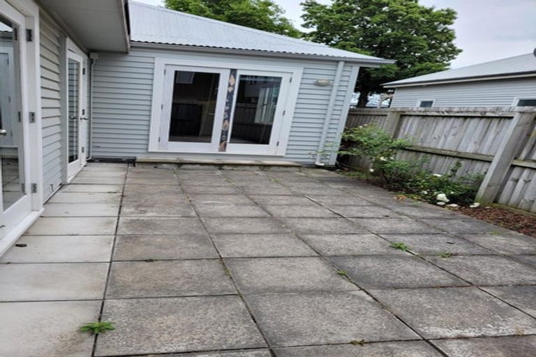 Photo of property in 4/6 Defoe Place, Waltham, Christchurch, 8023