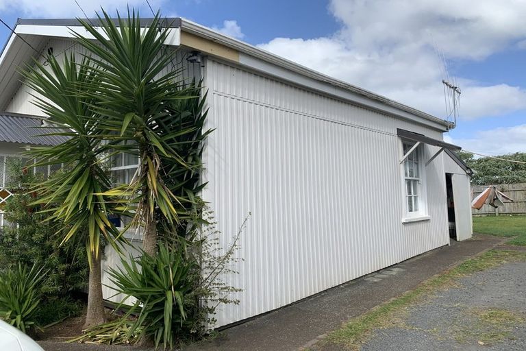 Photo of property in 3 Meldrum Street, Te Kamo, Whangarei, 0112