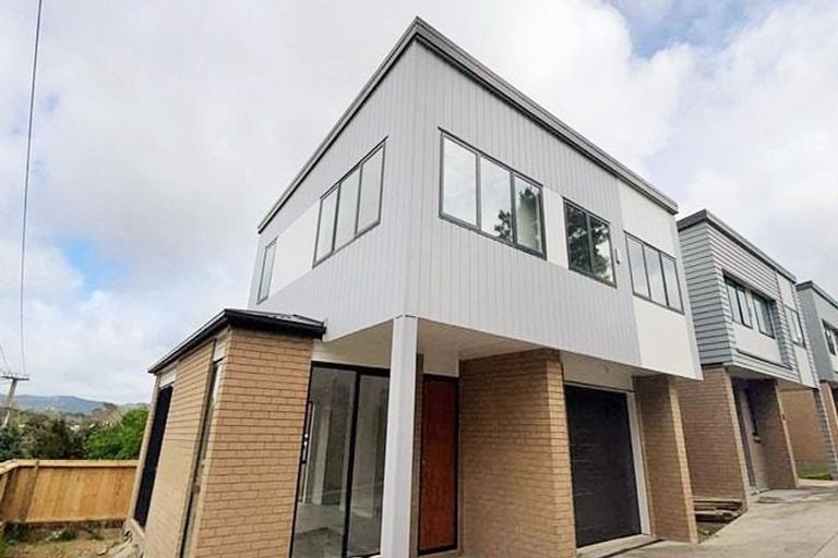 Photo of property in 42a Don Buck Road, Massey, Auckland, 0614