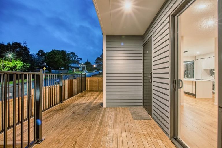 Photo of property in 51a Reynella Drive, Massey, Auckland, 0614