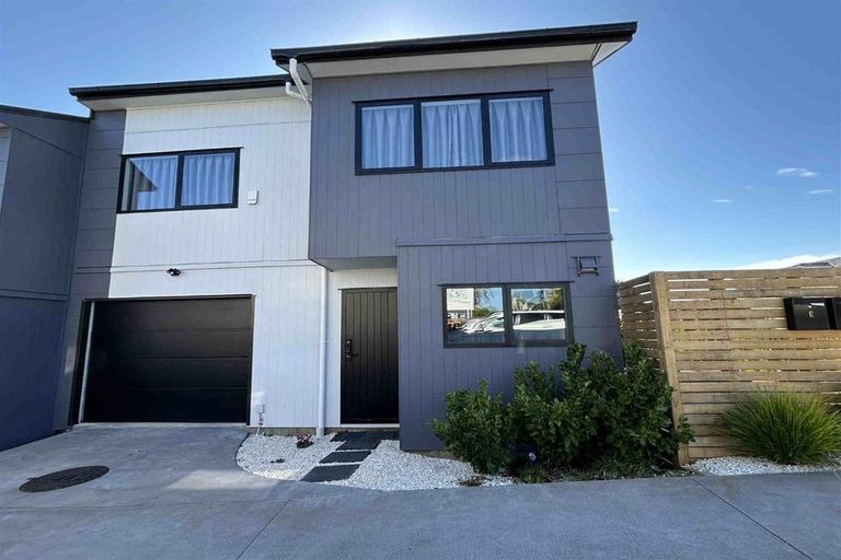 Photo of property in 12a Sea Spray Drive, Bucklands Beach, Auckland, 2012
